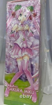 VOLKS Dollfie Dream Hatsune Miku Sakura Miku Figure